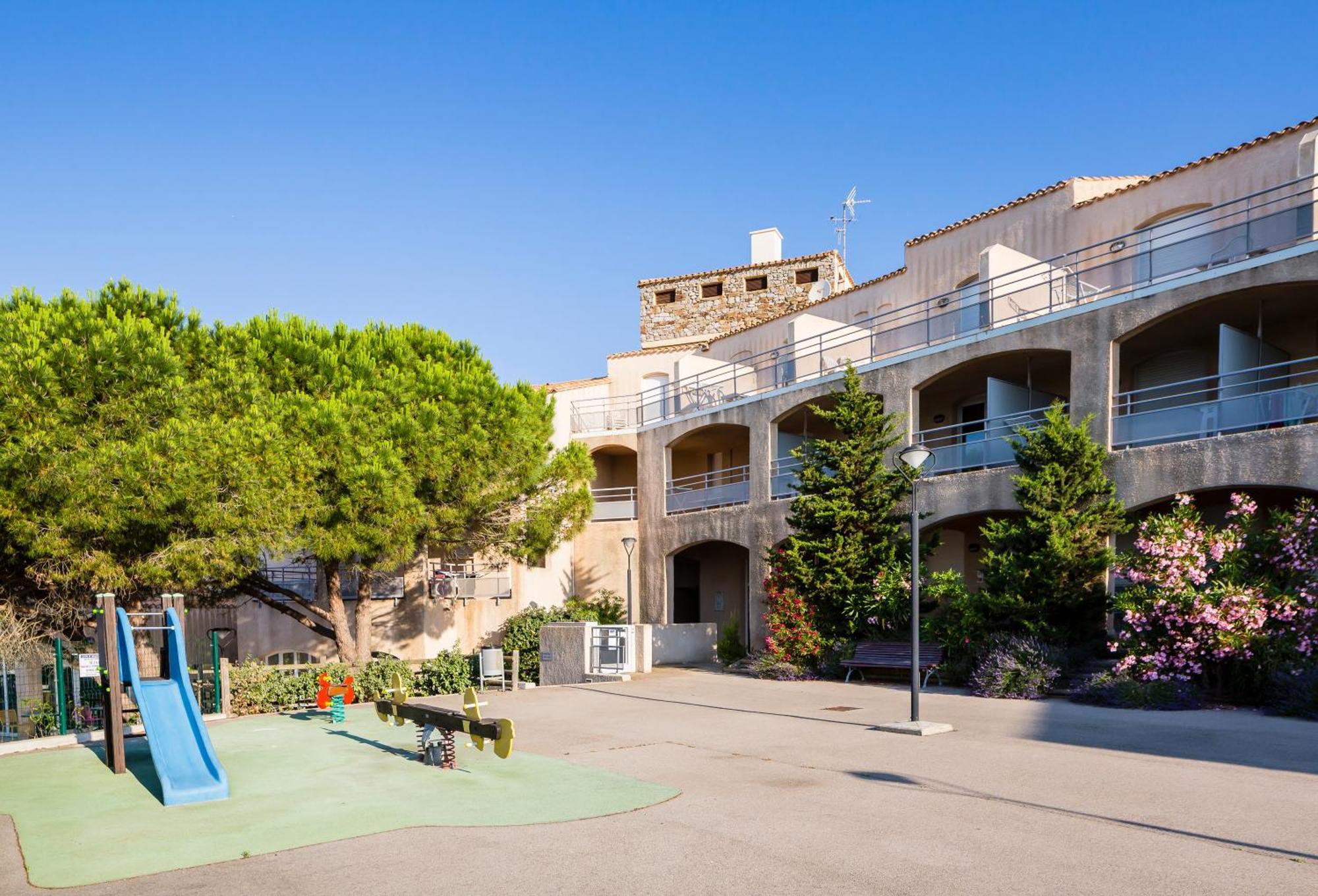 Aparthotel Ulvf Les Romarins Fleury  Esterno foto